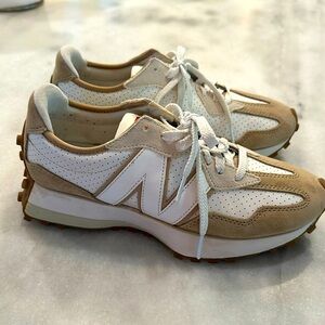 New Balance 327 sneakers